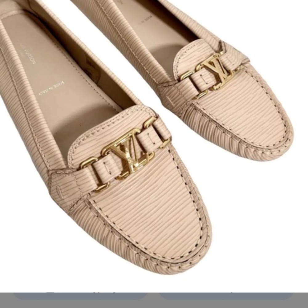 Louis Vuitton Epi Leather Loafers - Beige, Gold LV Hardware, Size 37,5 us 8